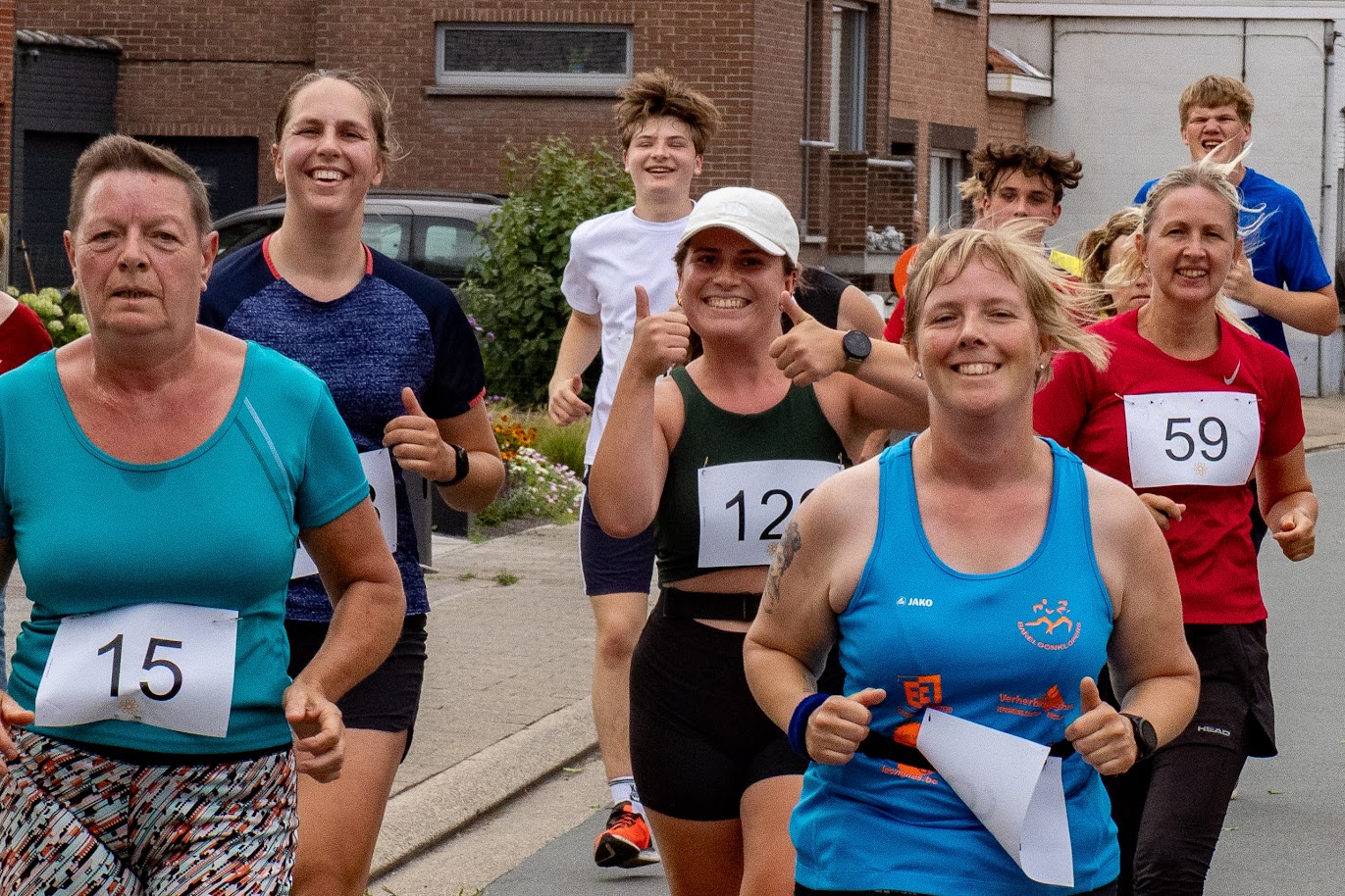 3.500 € voor kom op tegen kanker van vzw Dulle dorpsdagen